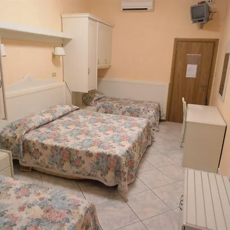 Hotell Hotel Fernanda 3*