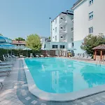 Fernanda Hotel 3*