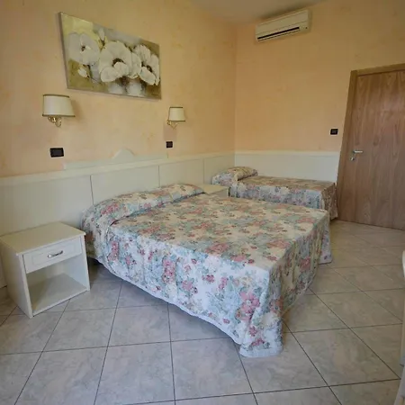 Hotell Fernanda 3*